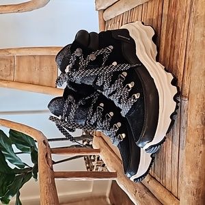 Sorel kinetic breakthru size 7